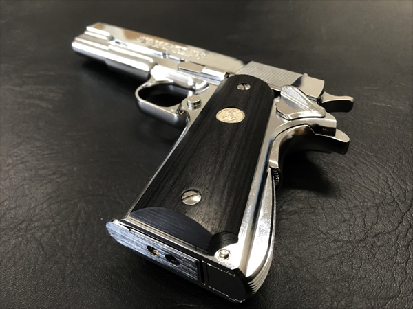 Wood Grip Government / 45 AUTO (Medal / Black)