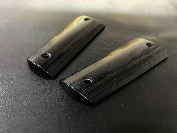 Wood Grip Government / 45 AUTO (Smooth / Black)