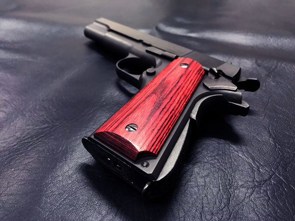 Wood Grip Government / 45 AUTO (Smooth / Red)