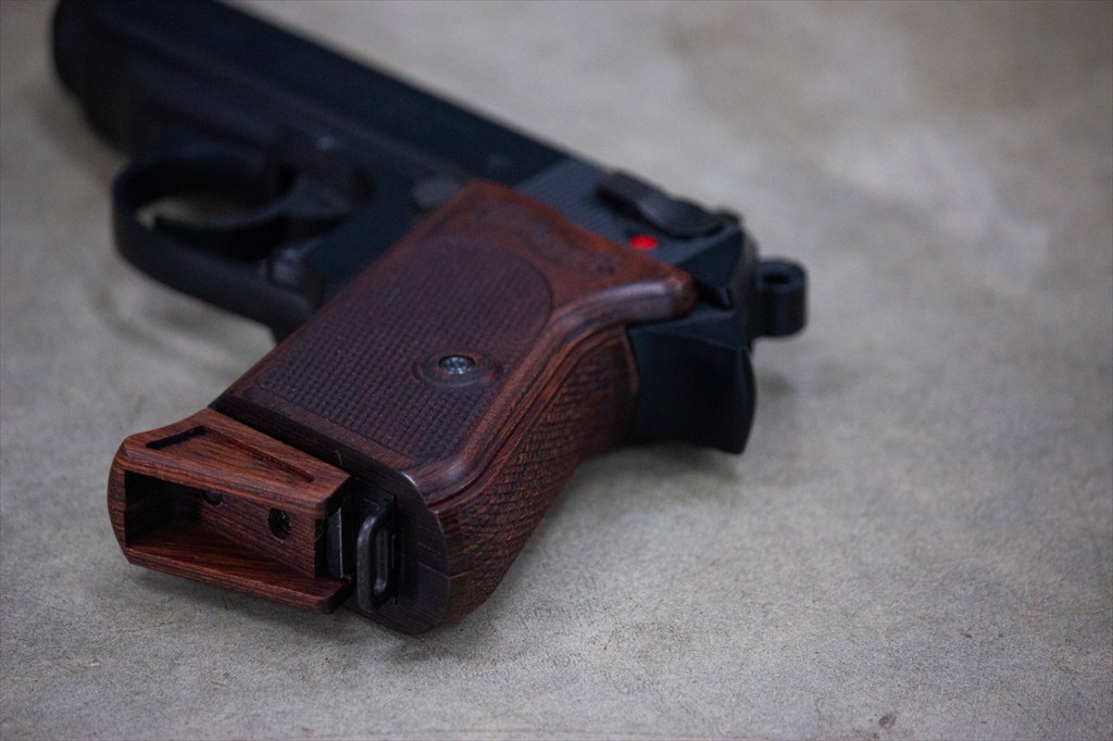 Wood Base | Maruzen Walther PPK/PPK/S Magazine Bottom (Brown)