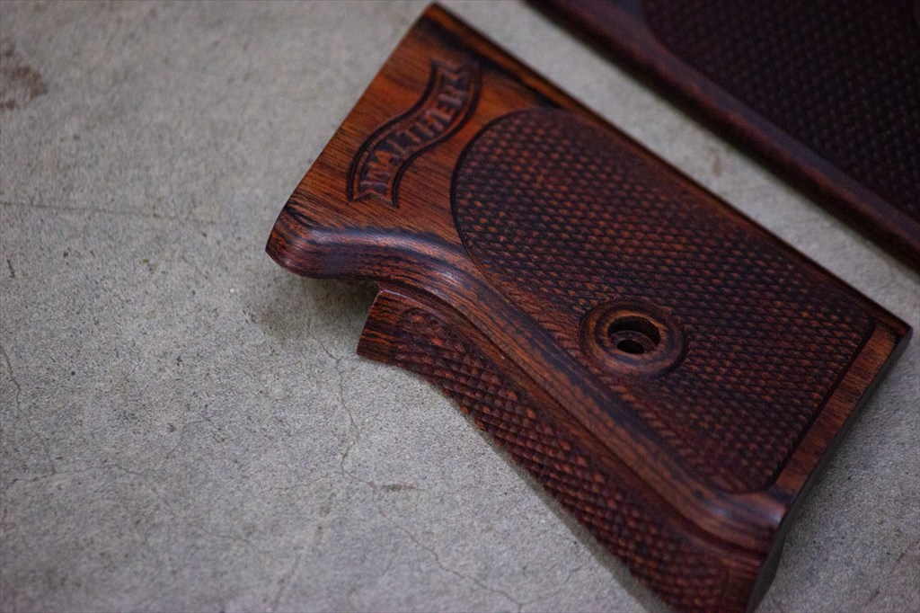 Wood Grip | Maruzen Walther PPK (Checkered/Brown)