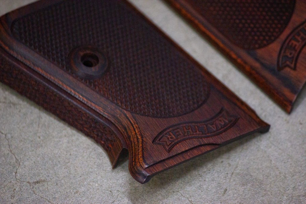 Wood Grip | Maruzen Walther PPK (Checkered/Brown)
